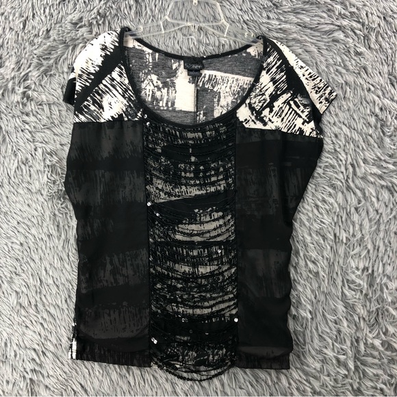 Daytrip Tops - Daytrip Shirt Womens Medium Sequin Lace Overlay Detail Black White Abstract Top